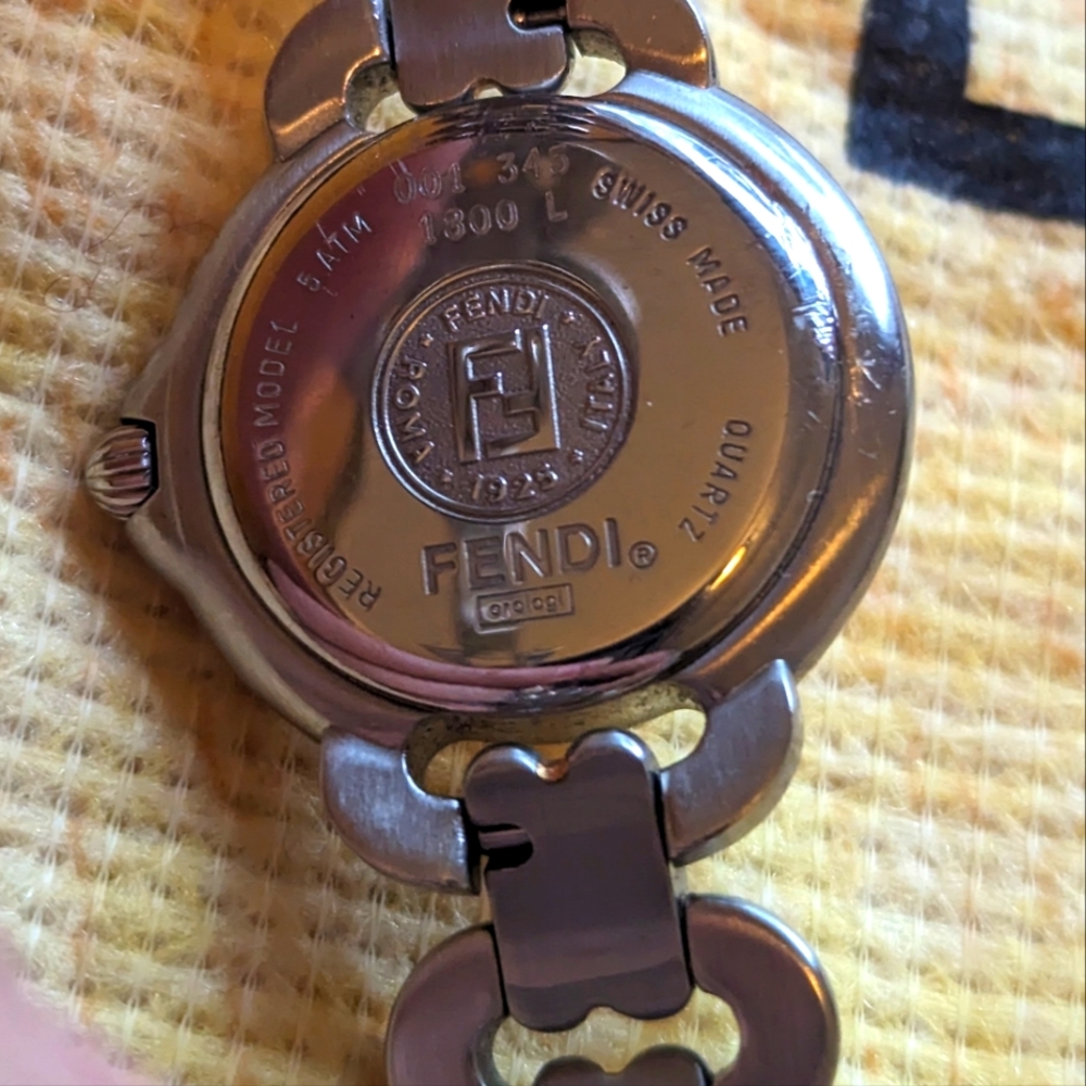 Fendi Vintage Ladies Watch 1800L - Picture 10 of 12